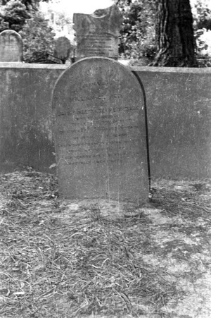The Edmonds family grave, plot 166.P, Sydney Street Cemetery.