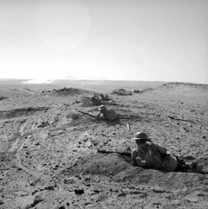 Members of the 2nd NZEF 6th New Zealand Infantry Brigade during manoeuvres in Egypt