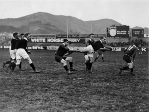 Robson, Edward Thomas fl 1920s-1940s? :A rugby match underway at Athletic Park in Wellington