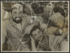 Creator unknown :Photograph of Italian prisoners of war