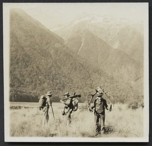 Creator unknown : Photograph of hunters, Southern Alps