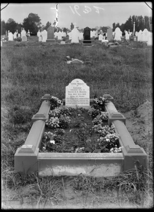 Grave of Louisa Munro, Sydenham Cemetery