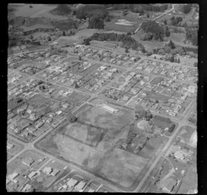Cambridge, Waikato Region, including housing and school