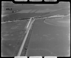 Construction of replacement for Iron Bridge near Wallacetown, Southland