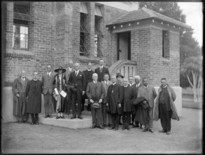 Group in front of Jellicoe building, Te Aute College, Hawke's Bay District