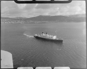 The ship, Dominion Monarch, leaving Wellington