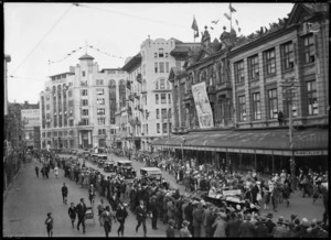 Parade, Lambton Quay, Wellington, during the visit of the Duke and Duchess of York
