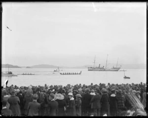Petone regatta and naval sports event, Wellington, to mark the visit of the Duke and Duchess of Cornwall and York