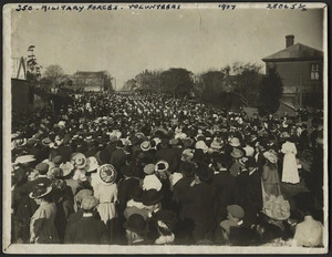 Creator unknown :Photograph of a Dominion Day parade, Christchurch, taken by Leslie Hinge