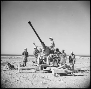 Bofors anti aircraft gun, Western Desert