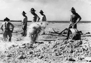World War II, 1st Contingent soldiers from New Zealand training to dig weapon pits, Egypt