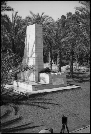 Commemorative pylon from 2 NZEF thanking Maadi residents for their kindness and hospitality between 1940 and 1946