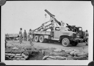 Members of 39 Company Anti Aircraft Regiment on dismantling operations, Fiji.