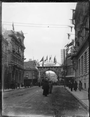 Willis Street, Wellington, during the visit of the Duke and Duchess of Cornwall and York