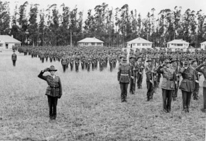 Salute by the 2nd Echelon on the occasion of the visit by Lord and Lady Willingdon