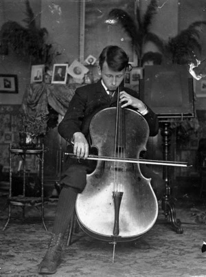A young Arnold Trowell playing the 'cello