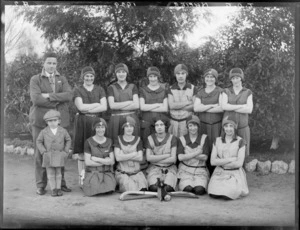 Women's hockey team, TOC [Technical Old Girls?], Napier, with man and boy