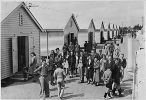 Group visiting World War II 1st echelon soldiers at Papakura Military Camp