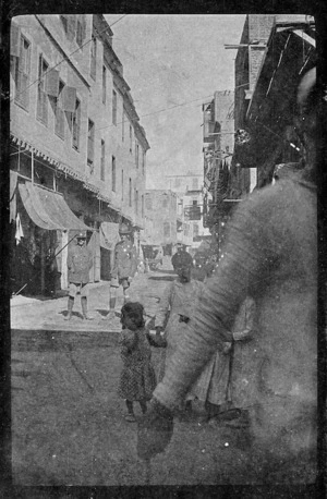 Street scene with World War I soldiers from New Zealand
