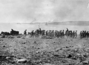 British troops landing at Suvla Bay, Turkey
