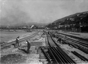 Men working on railway lines, Thorndon, Wellington