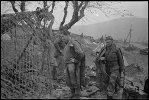 New Zealand gun crew alongside their camouflaged gun on the Italian Front, World War II - Photograph taken by George Kaye