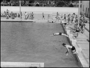 Start of second heat in the invitation race at 19 NZ Armoured Regiment swimming sports, Cairo - Photograph taken by G Kaye