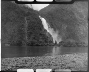 Bowen Falls, Milford Sound, Southland District