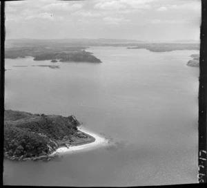 Day's Point, Kerikeri, Bay of Islands, includes boat, building and bush