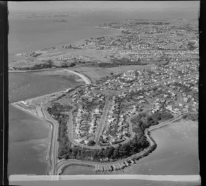 Tamaki Drive with Hobson Bay boatsheds, Paratai Drive and Orakei foreground, with Okahu Bay Marina and Mission Bay beyond, Auckland City