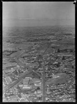 Penrose with One Tree Hill College, the Great South Road and Auckland-Hamilton Motorway junction, looking to East Tamaki, South Auckland
