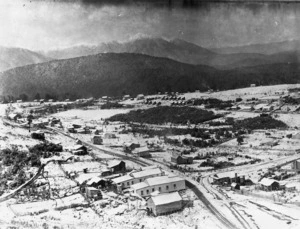 Overlooking the township of Waiuta, under snow