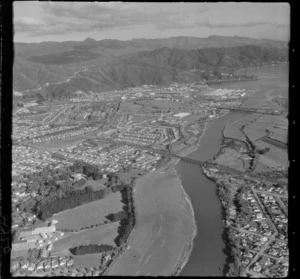 The Hutt River looking south to Gracefield, Hutt Park Raceway and Seaview with fuel tanks on the Wellington Harbour, Hutt Valley, Wellington Region