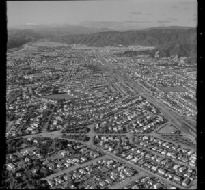 Lower Hutt City with Hutt Intermediate Primary School and Waterloo Railway Station to Naenae beyond, Hutt Valley, Wellington Region