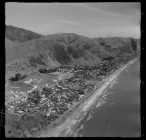 Paekakariki Beach coastal settlement with Primary School, Wellington Road and Campbell Park looking south, Kapiti Coast, Wellington Region