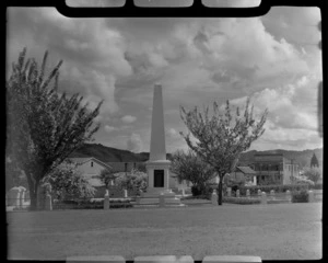 Reefton, West Coast, includes War Memorial, gardens and township