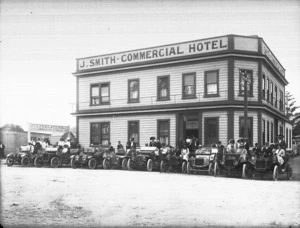 Wanganui Automobile Club cars lined up outside J Smith Commercial Hotel and Linklaters Commercial Stables, Waverley