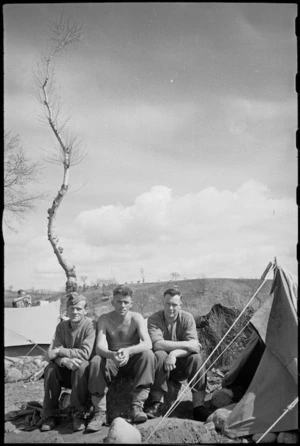 New Zealanders in the forward areas of the Italian Front, World War II - Photograph taken by George Kaye