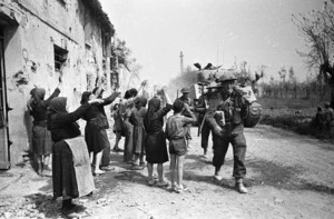 Kaye, George 1914- : Italians of Barbiano greeting New Zealanders