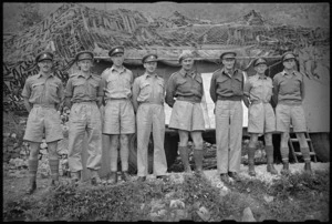 Officers of HQ 2 NZ Divisional Artillery in the Volturno Valley, Italy, World War II - Photograph taken by George Kaye