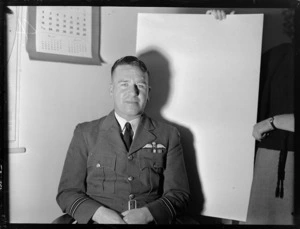 Portrait of Flight Lieutenant RO Hewitt, RNZAF, Whenuapai