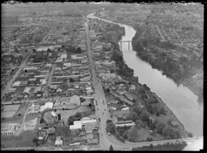 Hamilton, showing Waikato River and industrial area
