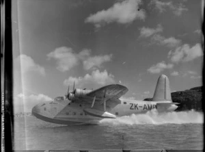 TEAL Short Tasman Flying Boat ZK-AMD Clipper 'Australia', leaving Auckland