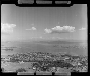 Auckland Domain with Museum, looking to Parnell and Hobson Bay with Devonport and the Waitemata Harbour entrance beyond, Auckland City