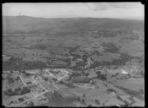 The town of Warkworth with primary school and river surrounded by farmland, Rodney District, North Auckland Region