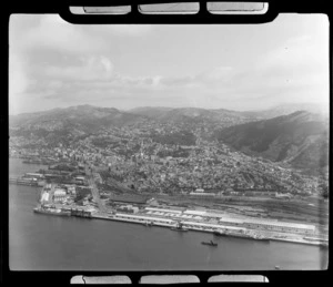 Wellington City, showing railways and shipping