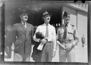 North Island Air Pageant with J Kerr of De Havalland (left) J Gamble (Miles) and Second Lieutenant D F St George D.F.C. (Distinguished Flying Cross)