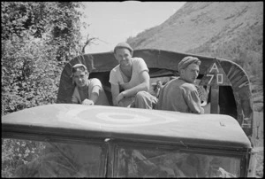 New Zealanders following retreating German forces in Liri Valley area, Italy, World War II