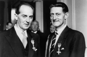 Vincent Aspey and Alex Lindsay wearing their MBE medals
