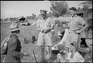 Old Italian man talking to New Zealand Artillery personnel in the Sora area, World War II - Photograph taken by George Kaye